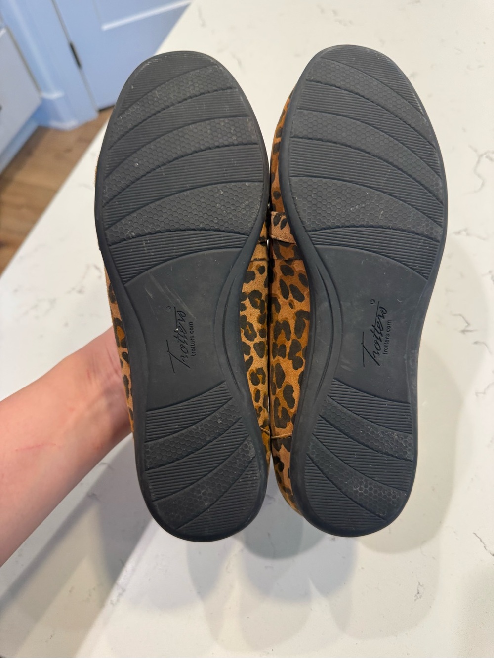 Women’s Trotters Comfort Leopard Print Loafer shoes size 9.5 - Picture 6 of 6